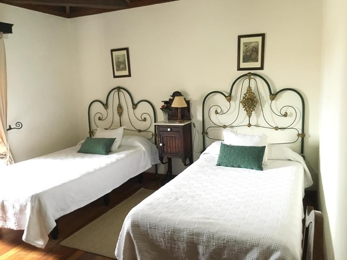 לוס ריאלחוס Casa Rural La Ganania מראה חיצוני תמונה
